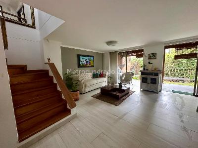 Casa de 3 alcobas en venta en Loma La Sebastiana, Envigado, 240 m² · foto 5 de 15