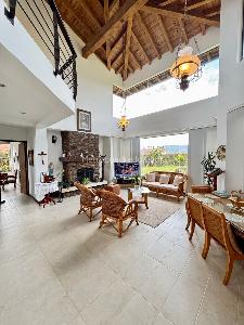 Casa de 3 alcobas en venta en El Escobero, Envigado, 250 m² · foto 7 de 20