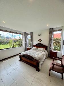 Casa de 3 alcobas en venta en El Escobero, Envigado, 250 m² · foto 19 de 20