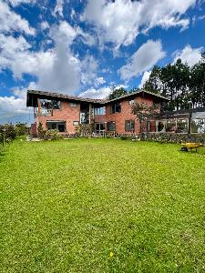 Casa de 3 alcobas en venta en El Escobero, Envigado, 250 m² · foto 2 de 20