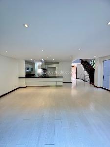 Casa de 3 alcobas en venta en Intermedia, Envigado, 265 m² · foto 19 de 20