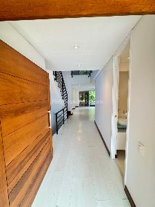 Casa de 3 alcobas en venta en Intermedia, Envigado, 265 m² · foto 2 de 20