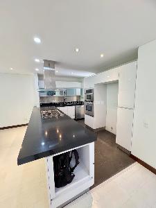 Casa de 3 alcobas en venta en Intermedia, Envigado, 265 m² · foto 7 de 20