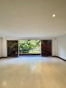Casa de 3 alcobas en venta en Intermedia, Envigado, 265 m² · foto 8 de 20
