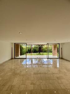 Casa de 3 alcobas en venta en Loma Benedictinos, Envigado, 272 m² · foto 3 de 20