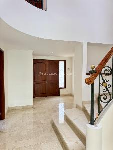 Casa de 3 alcobas en venta en Loma Benedictinos, Envigado, 272 m² · foto 5 de 20