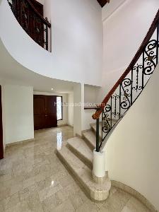 Casa de 3 alcobas en venta en Loma Benedictinos, Envigado, 272 m² · foto 8 de 20