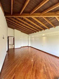 Casa de 3 alcobas en venta en Loma Benedictinos, Envigado, 272 m² · foto 9 de 20
