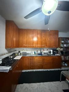 Casa de 3 alcobas en venta en Laureles, Medellín, 256 m² · foto 4 de 19