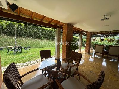 Casa de 4 alcobas en venta en La Sebastiana, Envigado, 380 m² · foto 4 de 20