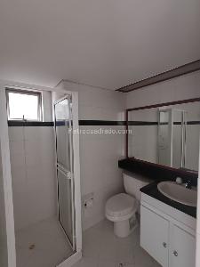 Apartamento de 2 alcobas en venta en El Poblado, Medellín, 82 m² · foto 17 de 20