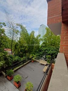 Apartamento de 2 alcobas en venta en El Poblado, Medellín, 82 m² · foto 2 de 20