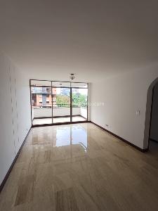 Apartamento de 2 alcobas en venta en El Poblado, Medellín, 82 m² · foto 4 de 20