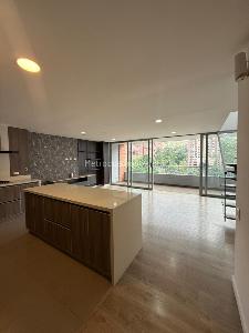Apartamento de 3 alcobas en venta en Loma De Las Brujas, Envigado, 205 m² · foto 2 de 20
