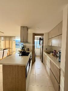 Apartamento de 3 alcobas en venta en El Poblado, Medellín, 87 m² · foto 7 de 13