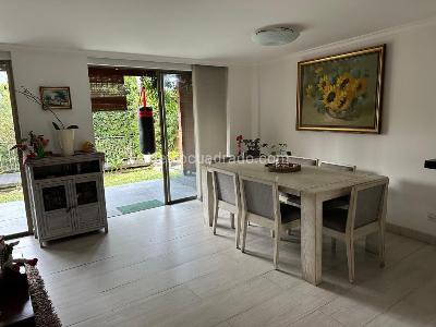 Casa de 3 alcobas en venta en La Sebastiana, Envigado, 260 m² · foto 3 de 12