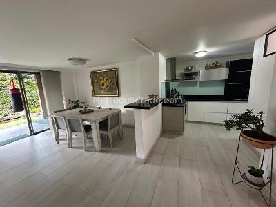Casa de 3 alcobas en venta en La Sebastiana, Envigado, 260 m² · foto 4 de 12