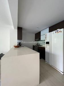 Apartamento de 3 alcobas en venta en Belen Loma De Los Bernal, Medellín, 95 m² · foto 4 de 9