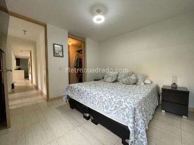 Apartamento de 3 alcobas en venta en Belen Loma De Los Bernal, Medellín, 95 m² · foto 5 de 9