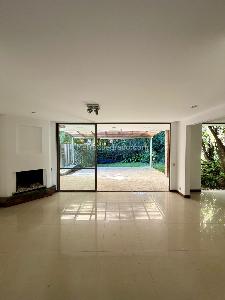 Casa de 3 alcobas en venta en Loma Del Chocho, Envigado, 218 m² · foto 4 de 20