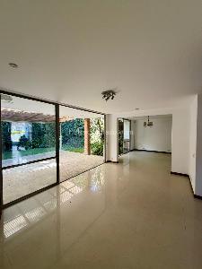 Casa de 3 alcobas en venta en Loma Del Chocho, Envigado, 218 m² · foto 5 de 20