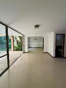 Casa de 3 alcobas en venta en Loma Del Chocho, Envigado, 218 m² · foto 6 de 20
