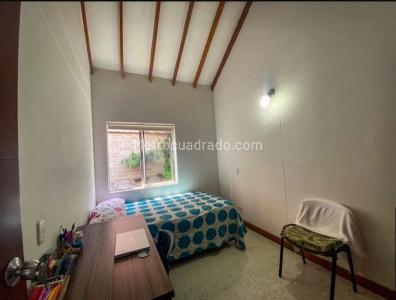 Casa de 4 alcobas en venta en El Poblado, Medellín, 220 m² · foto 10 de 12
