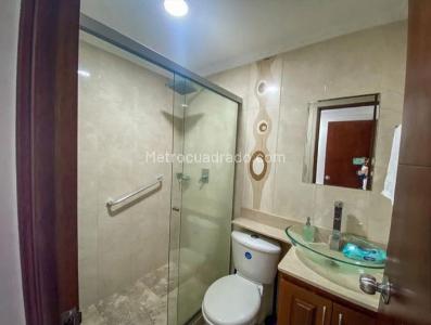 Casa de 4 alcobas en venta en El Poblado, Medellín, 220 m² · foto 11 de 12