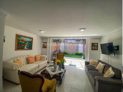 Casa de 4 alcobas en venta en El Poblado, Medellín, 220 m² · foto 3 de 12