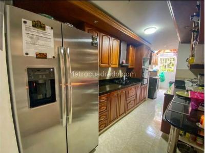 Casa de 4 alcobas en venta en El Poblado, Medellín, 220 m² · foto 5 de 12