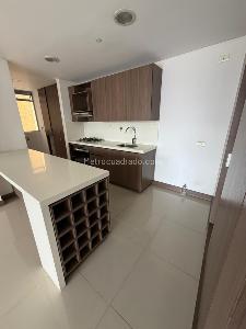 Apartamento en venta en Castropol, Medellín · foto 2 de 10