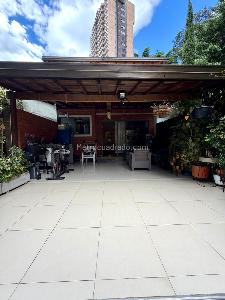 Casa de 4 alcobas en venta en Cumbres, Envigado, 220 m² · foto 2 de 19
