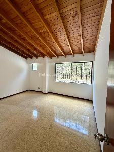 Casa de 4 alcobas en venta en La Sebastiana, Envigado, 204 m² · foto 9 de 20