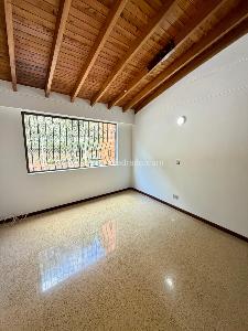 Casa de 4 alcobas en venta en La Sebastiana, Envigado, 204 m² · foto 10 de 20