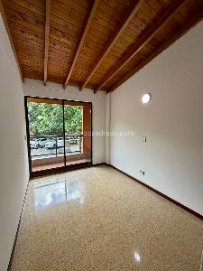 Casa de 4 alcobas en venta en La Sebastiana, Envigado, 204 m² · foto 13 de 20