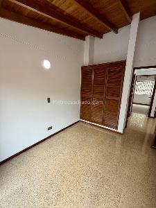Casa de 4 alcobas en venta en La Sebastiana, Envigado, 204 m² · foto 15 de 20