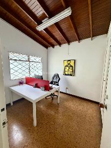 Casa de 5 alcobas en venta en El Nogal Los Almendros, Medellín, 272 m² · foto 17 de 20