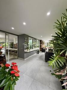 Apartamento de 3 alcobas en venta en Castropol, Medellín, 148 m² · foto 4 de 20