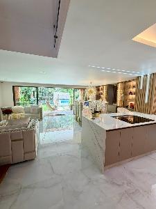 Casa de 3 alcobas en venta en La Sebastiana, Envigado, 296 m² · foto 12 de 20