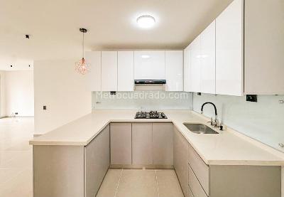 Apartamento de 3 alcobas en venta en El Poblado, Medellín, 116 m² · foto 8 de 20