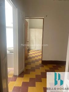 Casa de 4 alcobas en venta en Parque, Bello, 87 m² · foto 5 de 14