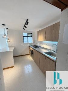 Apartamento de 2 alcobas en arriendo en El Poblado, Medellín, 65 m² · foto 2 de 19
