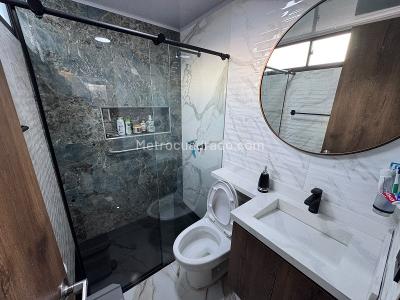 Apartamento de 2 alcobas en venta en Cabañas, Bello, 68 m² · foto 11 de 18