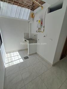 Apartaestudio en arriendo en Castilla, Medellín, 68 m² · foto 3 de 9