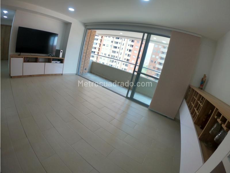 3BR Apartment with Balcony in Barrio Obrero, Bello - 7