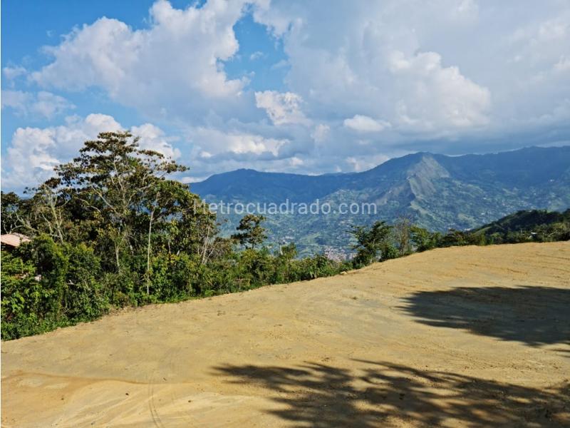 Lote en Venta, Condominio California, Bello - Vista 5