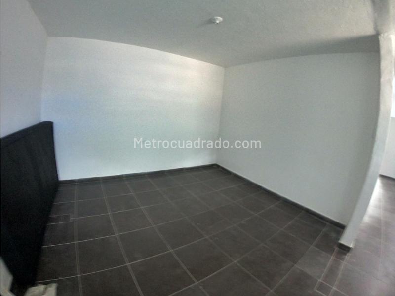 4BR Apartment in Barrio Mesa (80 m²) - 2