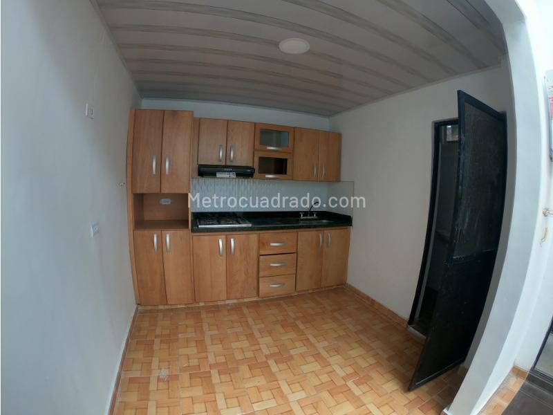 4BR Apartment in Barrio Mesa (80 m²) - 3