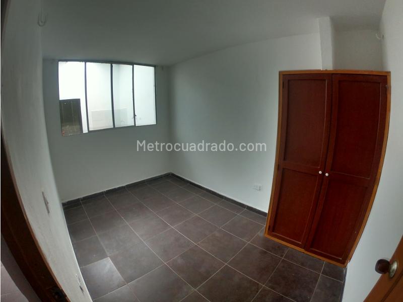 4BR Apartment in Barrio Mesa (80 m²) - 5