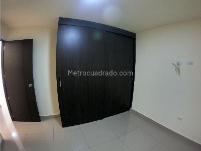 Apartamento de 3 alcobas en arriendo en Cabañas, Bello, 90 m² · foto 13 de 20